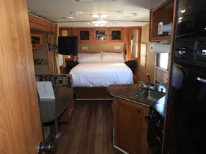 Cozy Camper/RV: Hot tub available  - Image 4