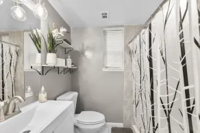 Modern 1-BR Apartment - Image 4