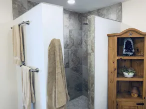 Updated 3BR Retreat • Hot Tub • Quiet & Central • Near Zoo, Dining & Parks - Image 3