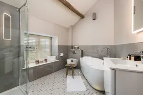 Beautiful-Romantic,  luxurious cottage with stunning views - Image 2