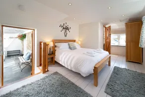 3-Bedroom Countryside Cottage Close to North Devon's Beaches and Exmoor, with onsite games room - Image 4