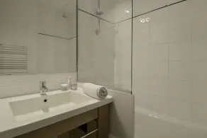 4/5 person apartment at the foot of the slopes Belle Plagne - Image 2