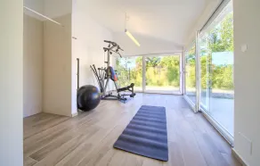 Luxurious Home In Risika - Image 3