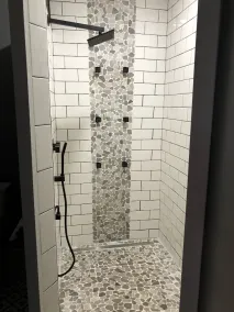 Nyrenoveret hjem med åben planløsning af dine drømme! - Image 3