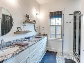 2 King Suites | Sleeps 11 | Screened Porch - Image 5