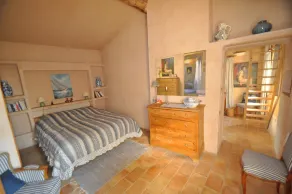 Wonderful 17th century Provencal farmhouse in the heart of 4ha of vineyards and olive trees - Image 5