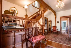 The Oaks Victorian Inn - Image 2