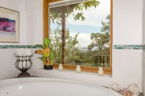 Spacious Eco-Friendly Perch - Image 3