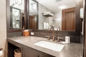 Vintage 2-level MTN View Condo w/ fireplace, Vail Gondola + spa easy access - Image 5