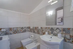 Apartment „Sud in Villa Sele“ mit Meerblick, WLAN und Klimaanlage - Image 4