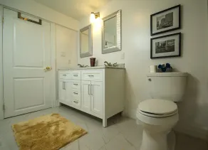 Luxurious And Warm 3 Bedroom Apartment With All The Comforts Of Home - Image 2