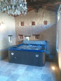 WILD CHIC HOUSE stone farmhouse in absolute calm Spa & heated pool - Image 2