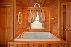 Une cabine de luxe calme et isolé à seulement 10 minutes de tout le plaisir! - Image 5