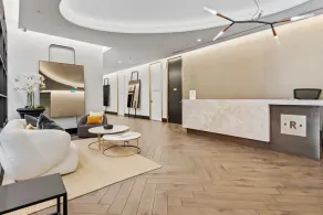 Chic 2-Bed with Free Parking in South Yarra - Image 2