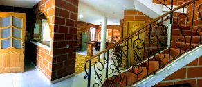 Beautiful cabin, rustic decor, Family oriented all amenities available - Image 2