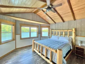 Amazing lakeview Spring Lake Tree House #2 \"LoveLight\" w/ hot tub - Image 3