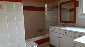Magnífico chalet en una piscina tranquila en un gran jardín - Image 2