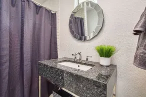 Exklusiva Downtown 3 BED / 2 Bath Home - Image 4