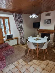 La Maison de Jeanne La Malene 48210 - Image 4