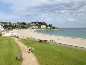 Logement de vacances 8 km mer avec jardin clos, terrasse sud, local à vélos - Image 3