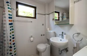 Pet friendly home in Plomin - Image 3
