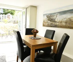 Beautiful Beach Front Cottage - Image 4