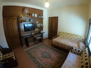 Orchard Hideaway w/ Mountain Views – Bcharri - Image 3