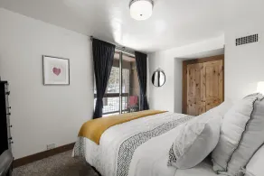 Family Getaway | King Bed | Rec Center Access | Near Village, Trails & Lake - Image 4