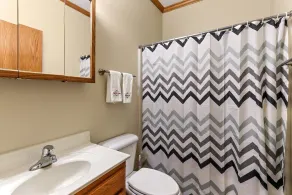 Twin Lakes Dog Friendly Home |Wooded Backyard |Balcony |Short Drive to Alpine & Wilmot Ski Resorts - Image 2