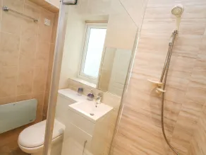 DUNES VIEW, pet friendly, character holiday cottage in Cubert - Image 4