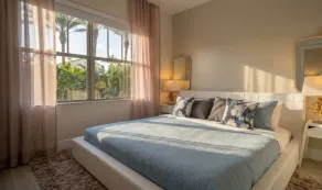 Ocean Drive 1BR Retreat with Rooftop Pool and Bar - Image 3