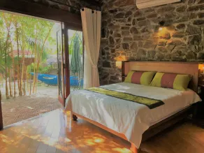 Bang Beach stone cottage - Image 3