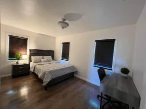 Entire Remodeled House 2B1B in LA w/self check-in - Image 4