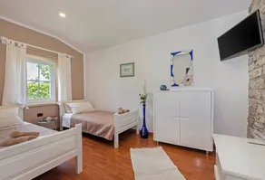 Holiday cottage Istranka * large garden, private pool, BBQ, WiFi - Image 5