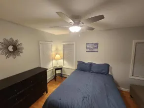 Minutes to Walnut Beach, newly renovated 3 bedroom home - Image 3