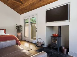 Luxury Cottage in Virginia Wine Country | Outdoor Tub + Mountain Views - Image 5