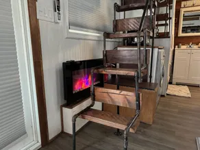Luxurious Tiny House w/Hot Tub and Sauna. Pets OK! W/D in unit - Image 3