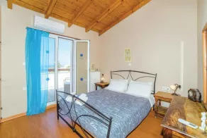 Villa Rea in Adelianos Kampos - Image 3