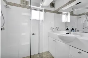 Mosman Luxury Studio - Image 3