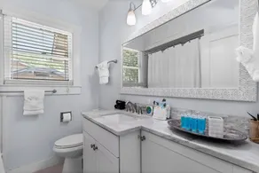 Free Fun Included | Near Zoo, Pearl & Riverwalk | Charming Historic Casa in Midtown by Trinity - Image 4
