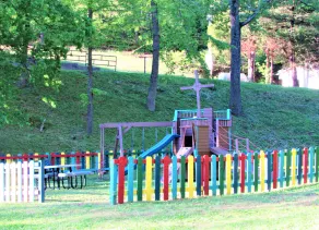 Cabin 1 at Kentucky Lake's  Lynnhurst Family Resort - Image 2