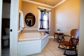 Zinfandel Room - Old Vine - Image 2