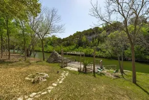 Unit 1 Charming 2 bedroom at River Ranch Inn - Image 4