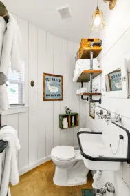 HGTV-Famous Silo Stay + Llamas Near Waco - Image 4