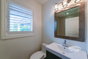 5 bdrm, 3 bath Beach Chalet! Steps to Georgian Trail! Georgian Bay Views! - Image 4