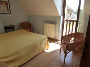 Very good location! Character house with private access to the river - Image 4