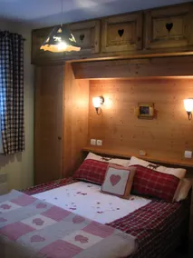 Upscale flat in all mod cons chalet mountain resort  - Vars - Image 4