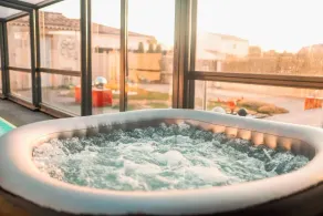 Romantic accommodation with heated indoor pool, sauna, spa, roof top kitchen - Image 4