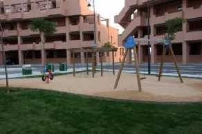 Fantastic lakeside Island wifi enabled apartment with golf and mountain views - Image 2