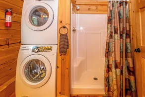 Couples Getaway Log Cabin in the White Mountains - Image 3
